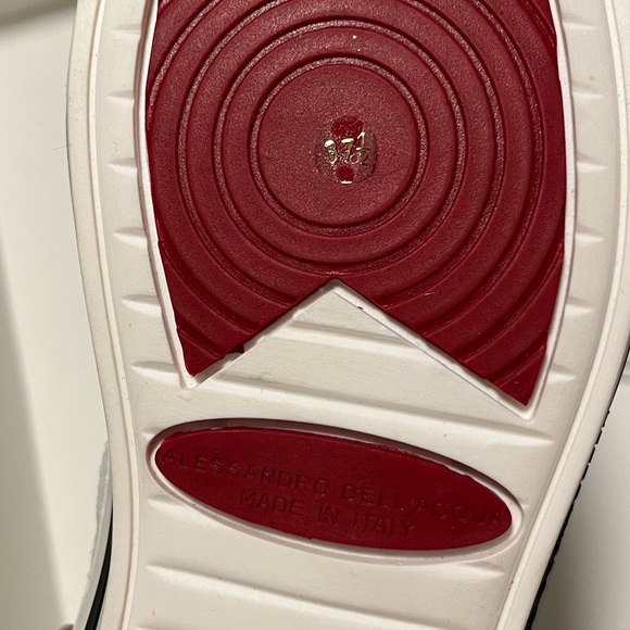 Alessandro Dell’Acqua BNIB leather winter boots - Picture 2 of 3